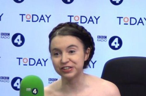 Verilişə qatılan qonaq müzakirə zamanı soyundu, söhbətə lüt halda davam etdi - VİDEO - FOTO