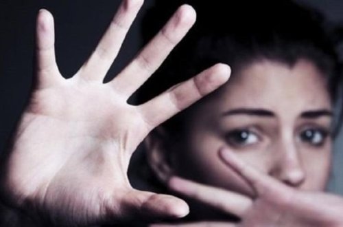 Litseydə ŞOK OLAY: müəllim şagirdi vurdu, hər ikisi məktəbdən kənarlaşdırıldı - VİDEO