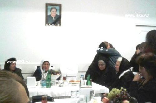 Azərbaycanlı müğənninin anasının yasına gedənlər: 