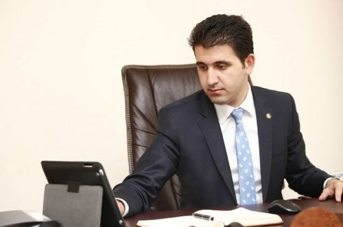 Deputat: Sosial şəbəkələrin bağlanması imicimizə müsbət heç nə gətirməz