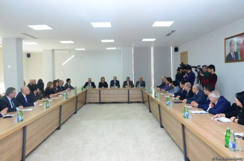 YAP-ın qərargahında qeyri-hökumət təşkilatlarının nümayəndələri ilə görüş keçirilib (FOTO)