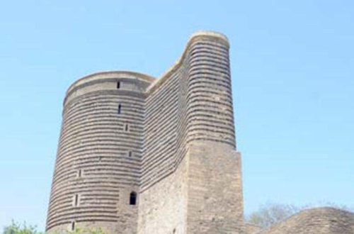 Qız qalası romantik beşlikdə