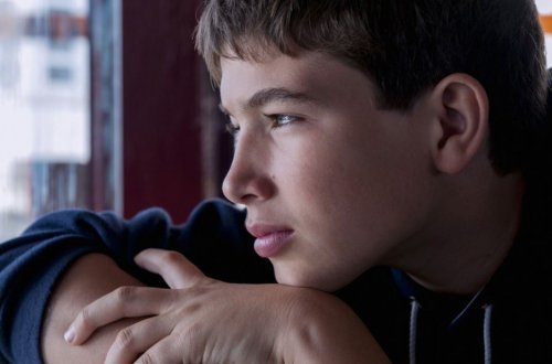 Dünyanın ən ağır xəstəliklərindən birinə tutulub - 25 yaşı var, amma uşaq kimi görünür