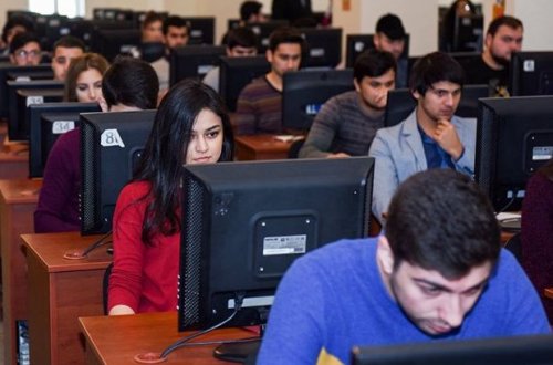 Azərbaycanda dörd nəfər başqasının yerinə imtahana girmək istədi