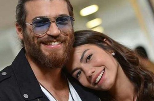 Can təqdimatda həmkarının ayağına toxundu, sevgili zənn etdilər - FOTO