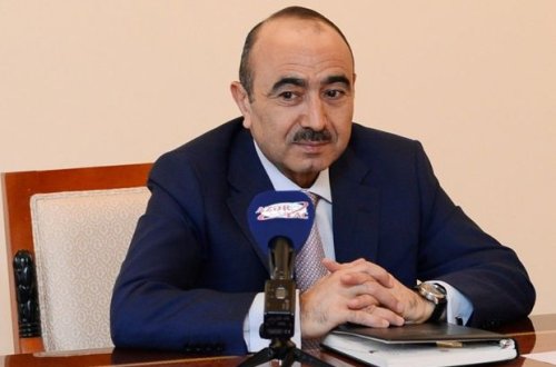 Prezidentin köməkçisi Moskvada azərbaycanlılarla çeçenlər arasındakı insidentdən danışdı