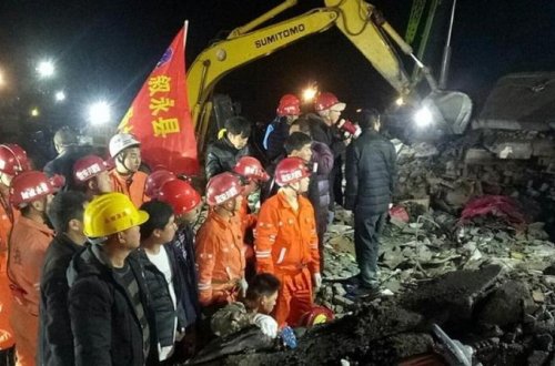 Yaşayış binası uçdu - Dağıntılar altında qalanlar var