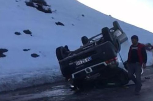 Qış Turizm Mərkəzindən qayıdan mikroavtobus aşdı - Yaralılar var