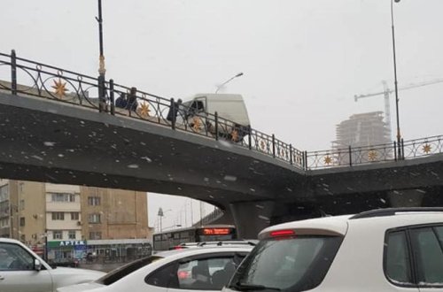 Bakıda körpünün üstündə QORXUNC HADİSƏ - FOTO