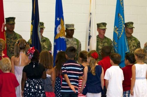 ABŞ-da 11 yaşlı uşaq həbs edildi - Bayrağa hörmətsizlik edib