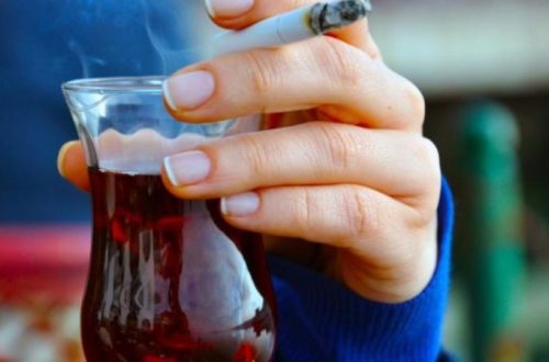 Siqaret və isti çay içənlər üçün ÖLÜMCÜL TƏHLÜKƏ: xərçəng...