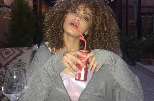 Bakirəliyini 2 milyona satan Məhbubəyə təkliflər gəlib - Görün ilk dəfə kiminlə yatacaq - FOTO