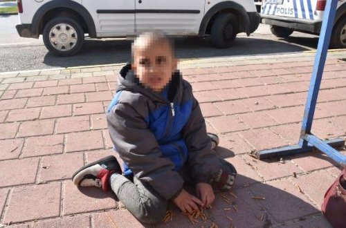 Bağçada əqli çatışmazlığı olan uşağa qarşı dəhşətli əməl - FOTOLAR