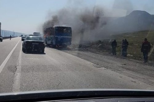 Bakıda avtobus yanır - FOTO