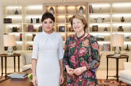 Mehriban Əliyeva Baronessa Emma Nikolsonla görüşüb - YENİLƏNİB + FOTO
