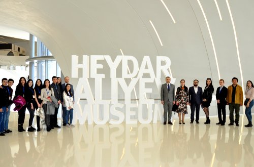 “Azərbaycan-Slavyan Gənclərinin I Forumu”nun iştirakçıları Heydər Əliyev Mərkəzində oldular - FOTOLAR