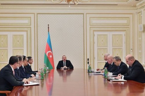 İlham Əliyev müşavirə keçirdi