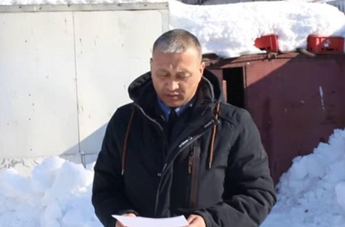 Məmur pendirə hökm oxudu və od vurdu - VİDEO