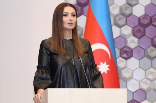 Qənirə Paşayeva Aydın Universitetində gənclərə səslənərək çağırış edib – VİDEO