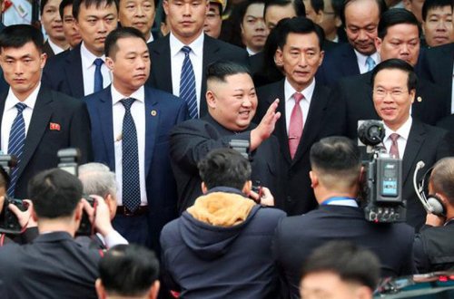 Kim Çen İn də Vyetnama çatdı - Mühüm görüşə saatlar qalıb - FOTO