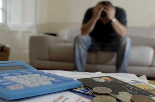 Ekspert problemli kreditlərin həlli yolunu açıqladı