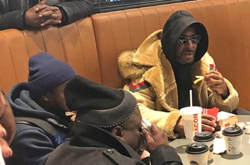 Həbsxanadan çıxan müğənninin ilk işi McDonaldsa getmək oldu - FOTO