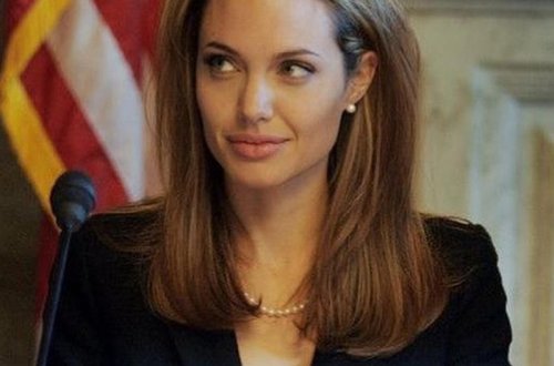 Ancelina Coli 6 övladı ilə birlikdə - FOTO