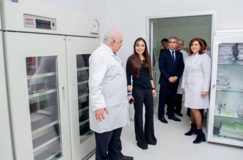 Лейла Алиева посетила НИИ гематологии и трансфузиологии в Баку