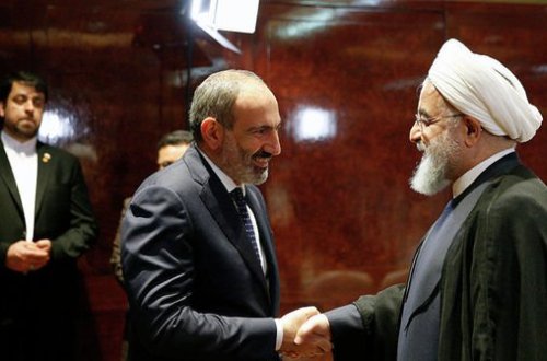 Paşinyan İranda: Ruhani ilə görüşdü