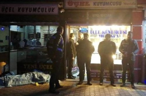 Polis gecəyarısı DƏHŞƏT SAÇDI: 2 nəfər öldü, özü isə...