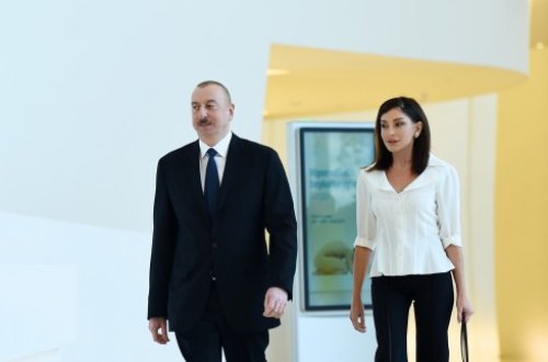 Prezident İlham Əliyev və birinci xanım Mehriban Əliyeva mədəniyyət və incəsənət xadimlərinin bir qrupu ilə görüşüblər YENİLƏNİB 2 VİDEO