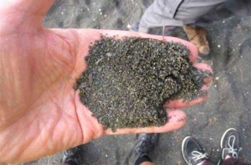 Ayaqqabısına yapışan palçıq onu sərvət sahibi etdi - Kasıb kəndlinin həyatı bir anda dəyişdi / FOTO