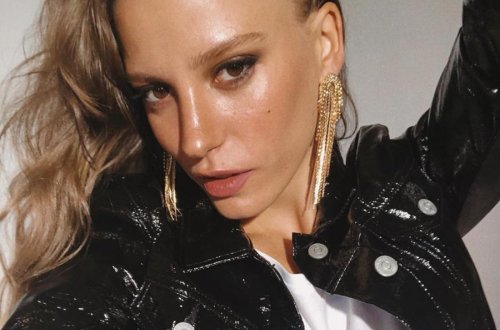 Serenay Sarıkaya xəstəxanaya yerləşdirildi