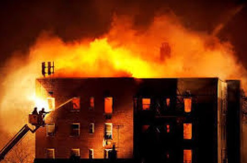 Bakıdakı dəhşətli yanğında FACİƏVİ SON - ƏR-ARVAD YANARAQ CAN VERDİ - VİDEO/YENİLƏNİB