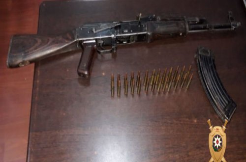 Maştağa sakinindən “Kalaşnikov” götürüldü - FOTO