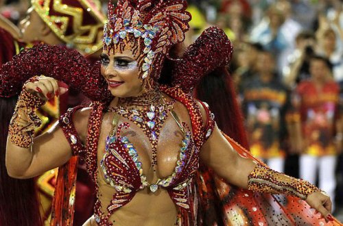 Dünyanın ən məşhur karnavalı keçirildi - FOTO