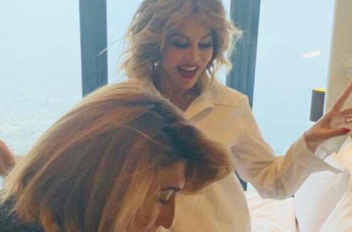 Aygün Kazımova yataqda, yaxası açıq köynəkdə... - VİDEO - FOTO