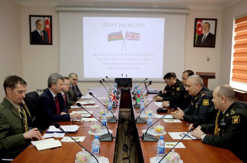 Azərbaycan ilə Böyük Britaniya arasında hərbi əməkdaşlıq planı imzalandı