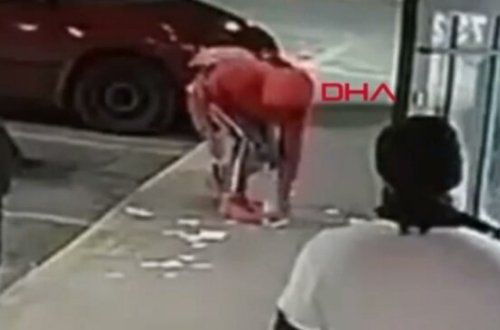 Oğru pulları alt paltarına yığdı, qaçarkən... – Video