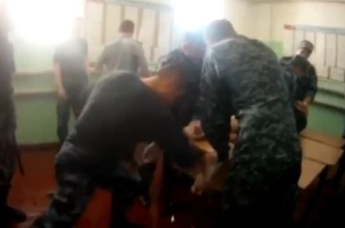 Rusiya həbsxanalarından işgəncə görüntüləri yayıldı - VİDEO