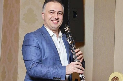 Hüseyn qadın müğənniləri təhqir etdi: 