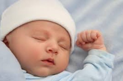 Körpə yıxıldığı zaman nələrə diqqət yetirməli? — Övladlarınızın ilk yardımını siz edin!