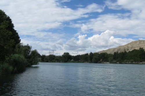 Kür çayında 8 nəfər qayıqda köməksiz halda qaldı – FHN XİLAS ETDİ