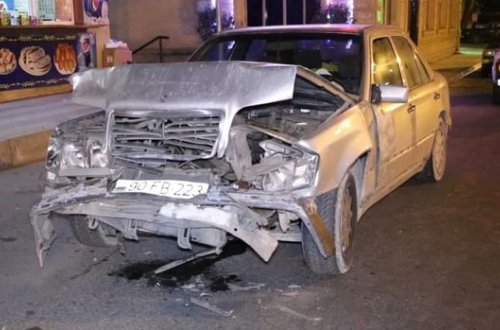 Bakıda gecə iki “Mercedes” toqquşdu - FOTO/VİDEO