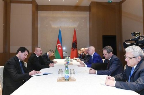 İlham Əliyev Albaniya prezidenti ilə görüşüb