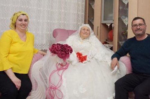 9 uşağı olan qadın 89 yaşında gəlinlik geyindi - VİDEO - FOTO