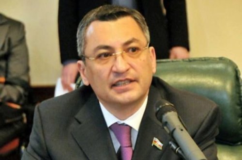 Rövşən Rzayev sürüşmə zonasında yaşayan məcburi köçkünlər barədə