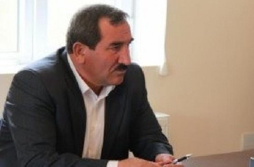 SON DƏQİQƏ:Bələdiyyə sədri işçisini döyüb komaya saldı – AZƏRBAYCANDA