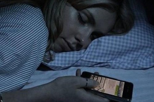 Telefonla yatmağın təhlükəsi aşkarlandı