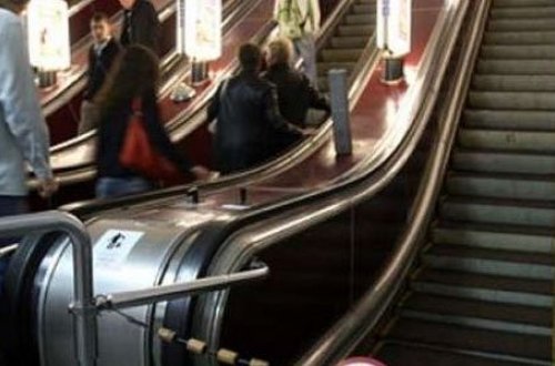 Bakı metrosunun çıxışında ilginc xəbərdarlıq: 